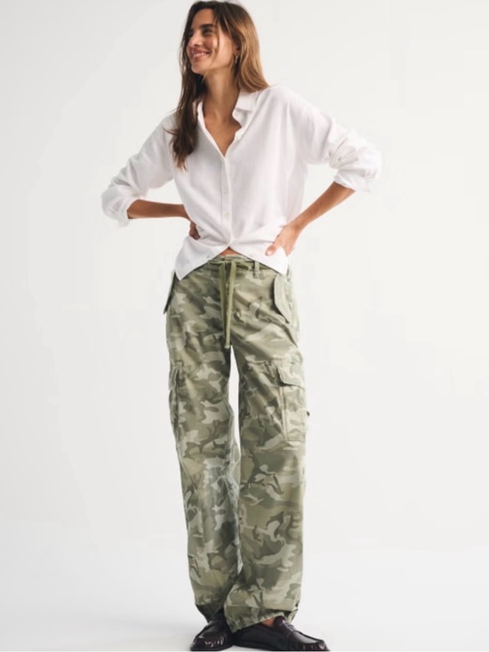 Abercrombie & Fitch Pants - Abercrombie & Fitch Low Rise Ultra Loose Cargo Camo Pants Size 25